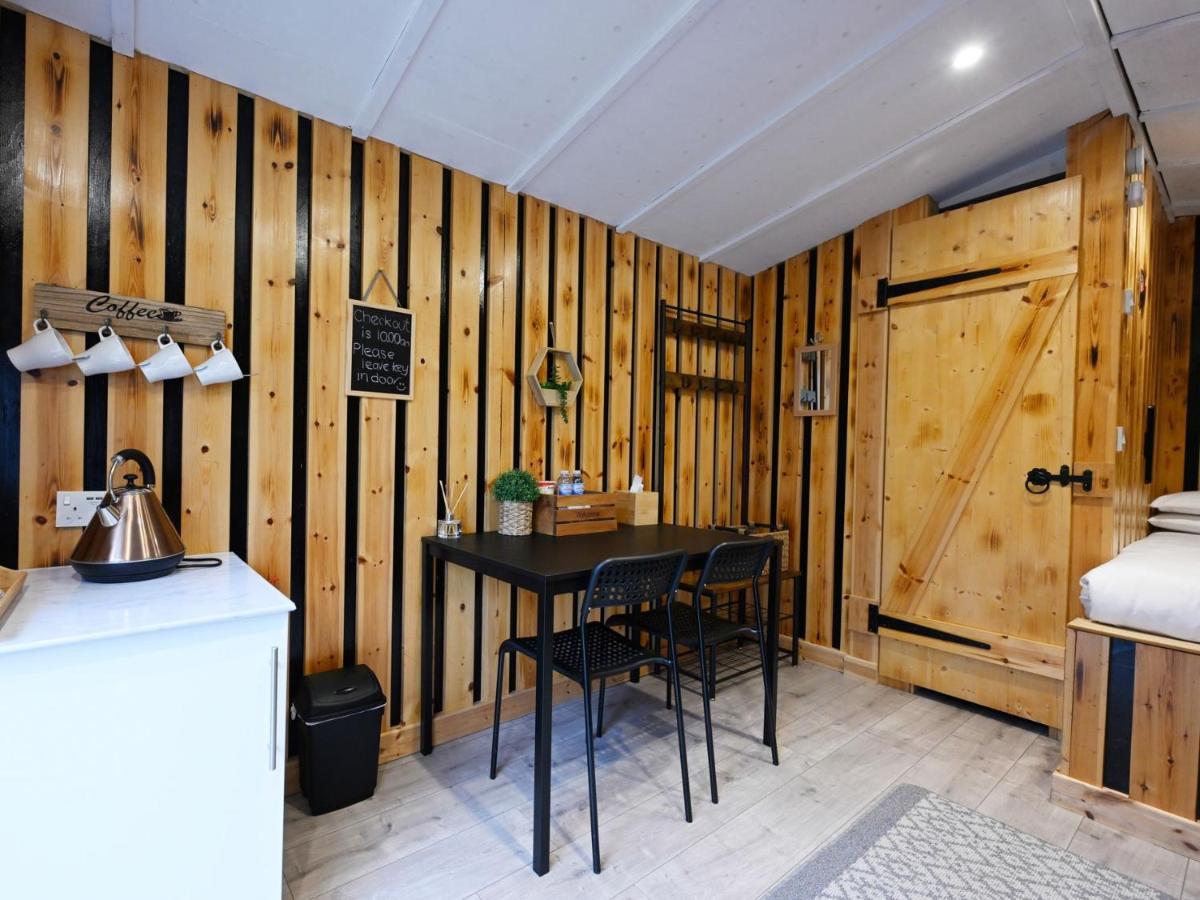 Woodshed Pod Villa Fort William Exterior photo